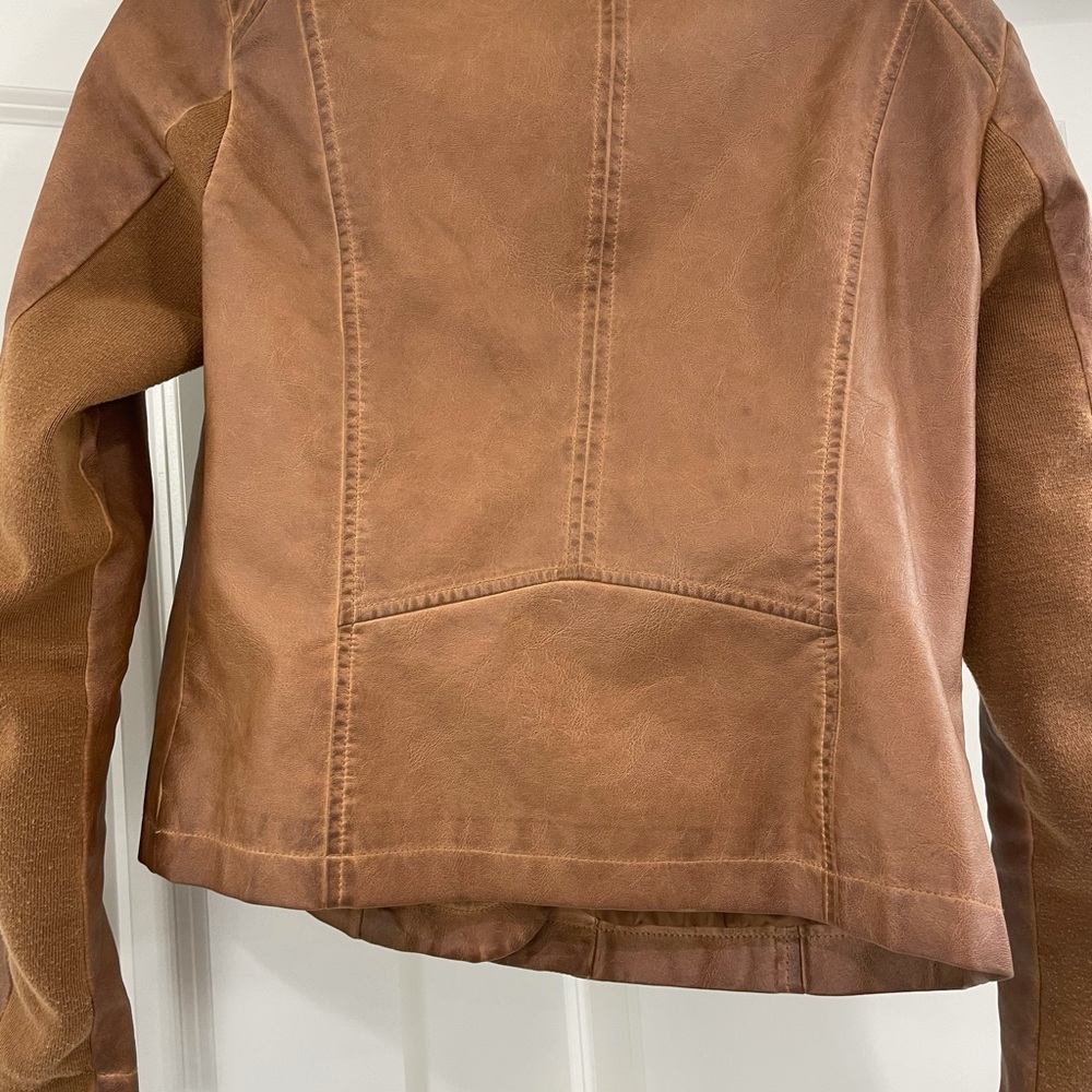 Leather jacket - Picture 3 of 5